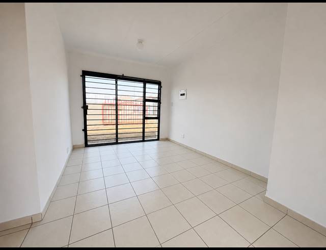 3 BEDROOM HOUSE FOR SALE IN VANDERBIJLPARK CE 4